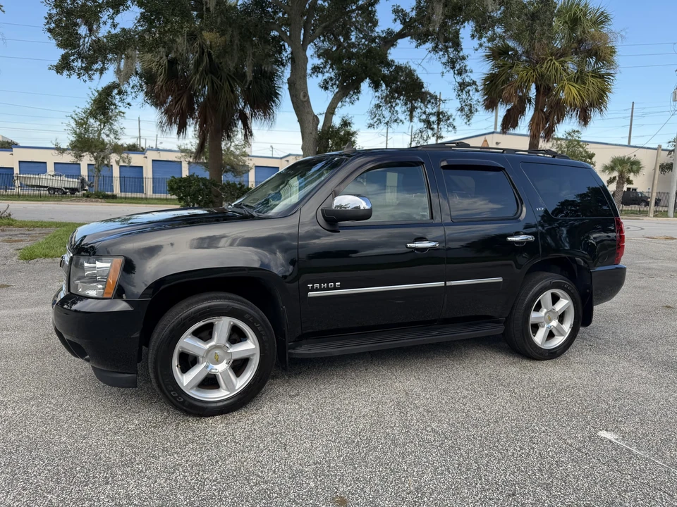 2013 Chevrolet Tahoe 3rd Gen - Image 2 of 31