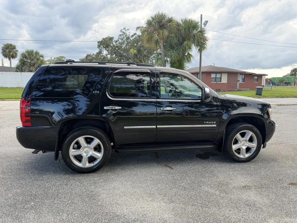 2013 Chevrolet Tahoe 3rd Gen - Image 30 of 31