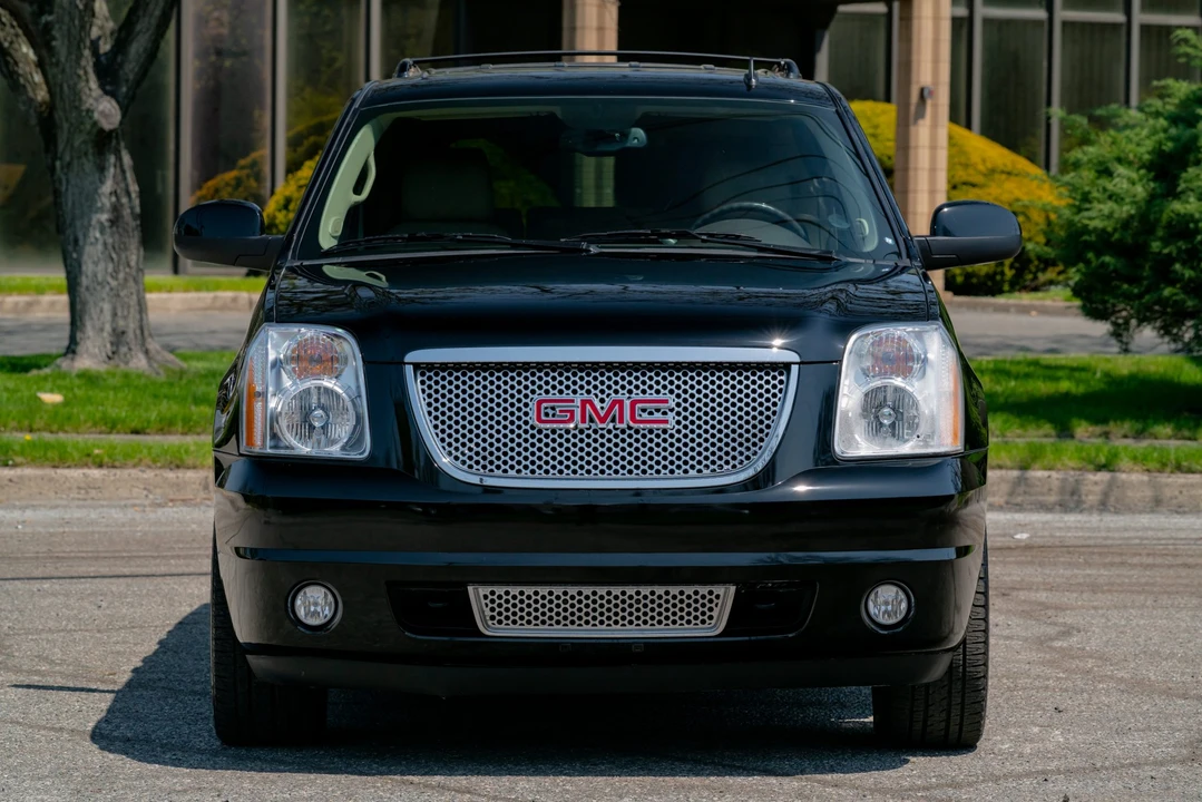 2013 GMC Yukon 3rd Gen - Image 11 of 31