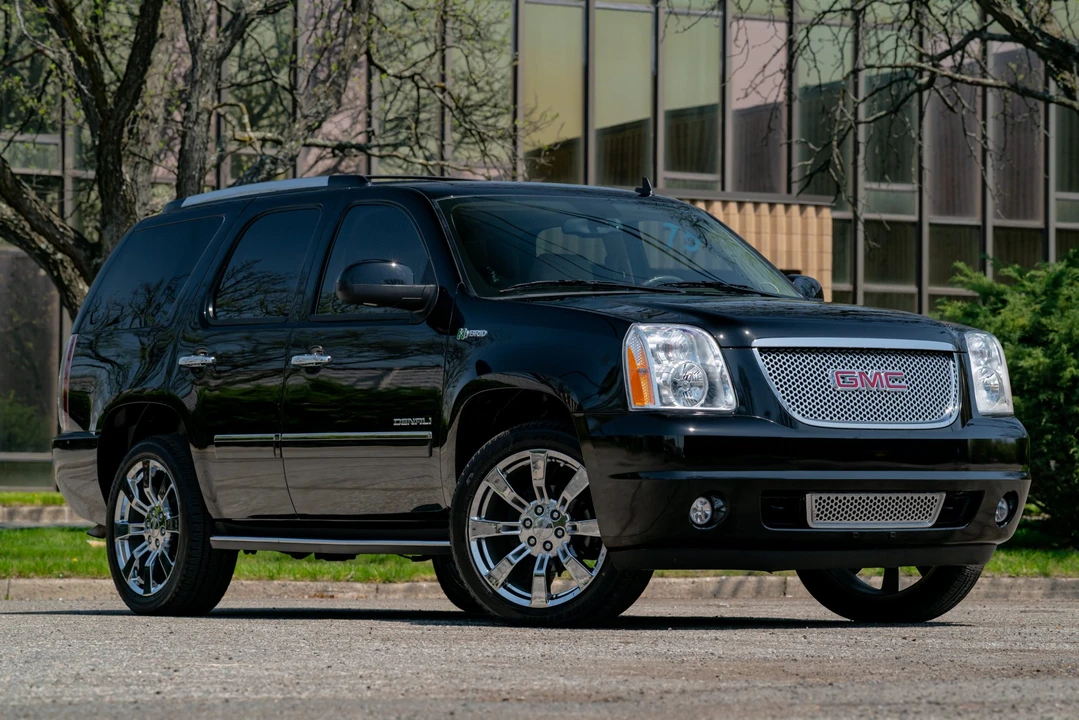 2013 GMC Yukon 3rd Gen - Image 10 of 31