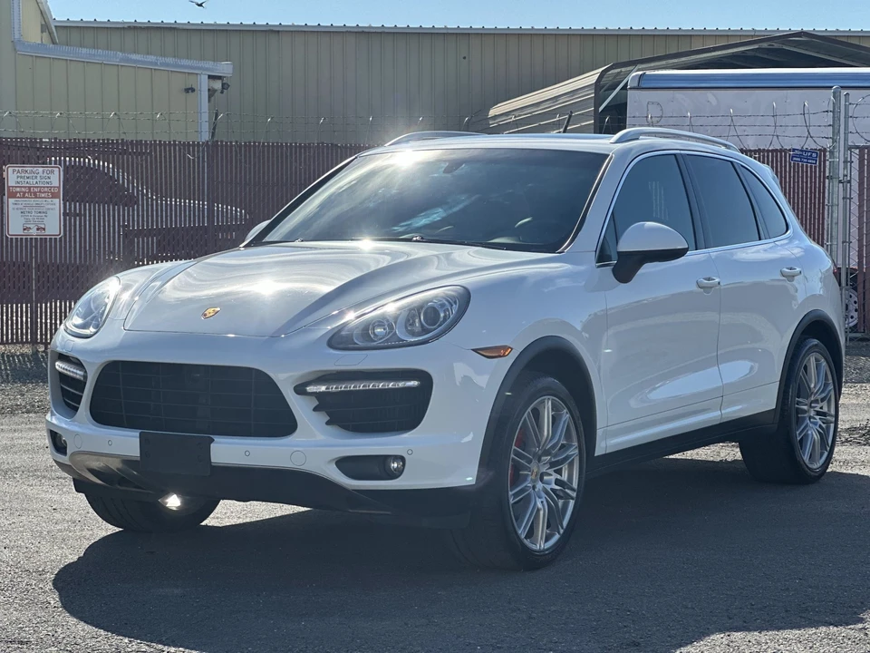 2013 Porsche 958 Cayenne Turbo - Image 5 of 31