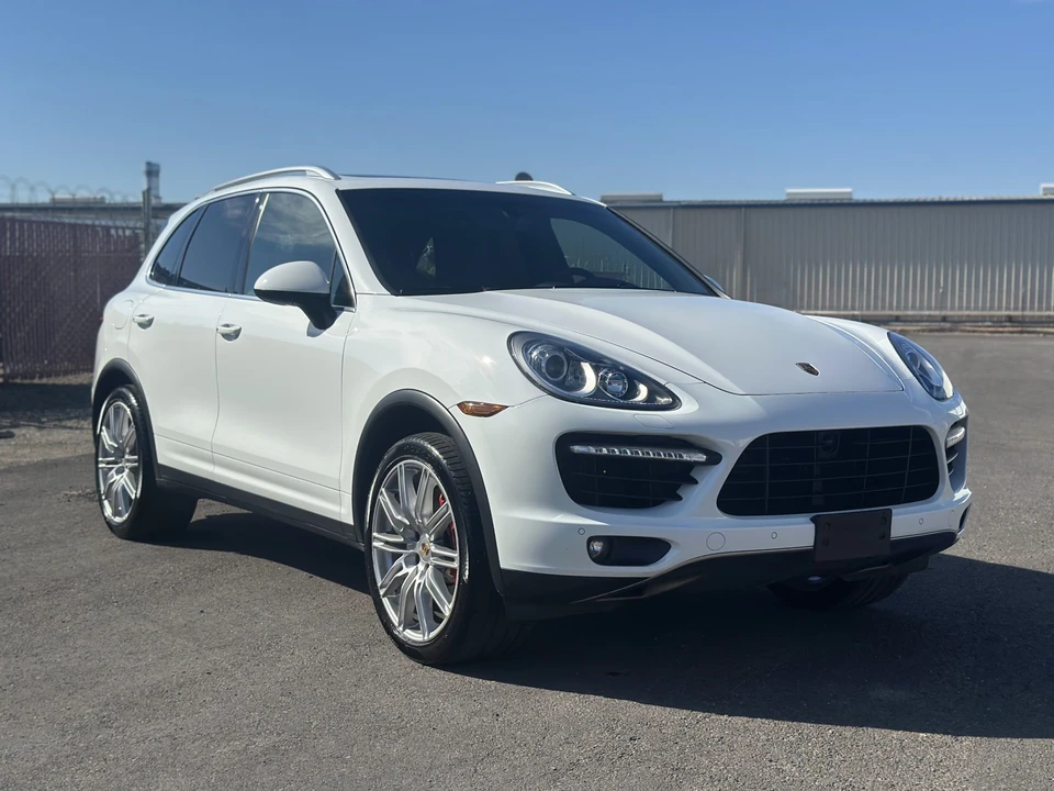 2013 Porsche 958 Cayenne Turbo - Image 2 of 31