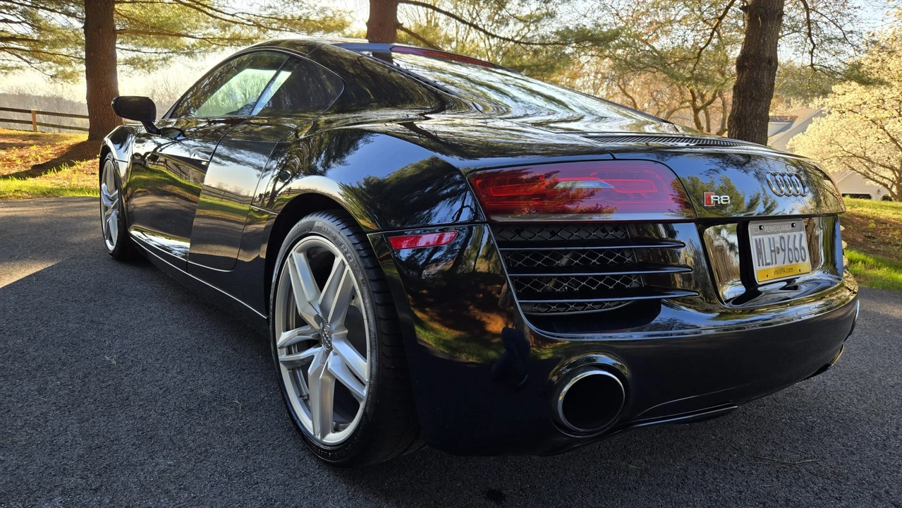 2014 Audi 42 R8 - Image 27 of 31