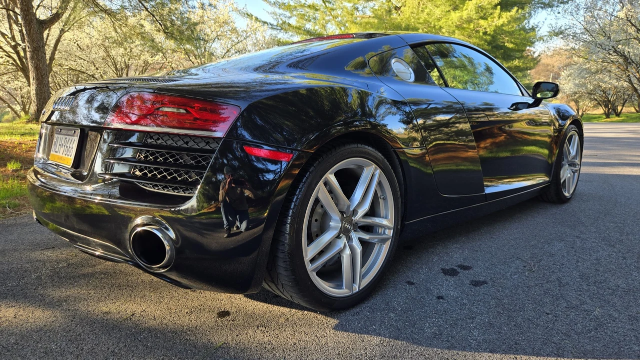 2014 Audi 42 R8 - Image 19 of 31