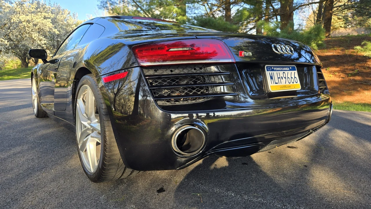 2014 Audi 42 R8 - Image 25 of 31