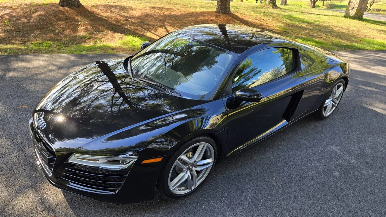 2014 Audi 42 R8 - Image 2 of 31