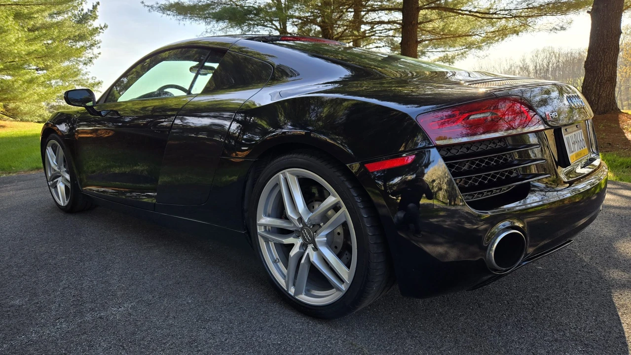 2014 Audi 42 R8 - Image 30 of 31