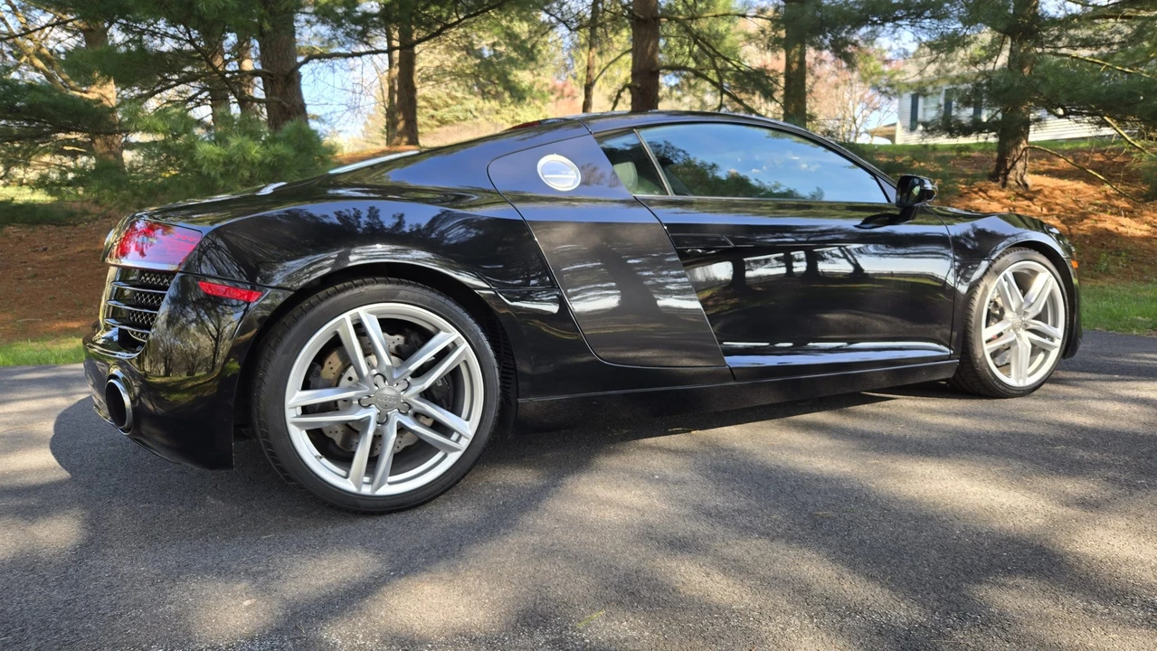 2014 Audi 42 R8 - Image 15 of 31