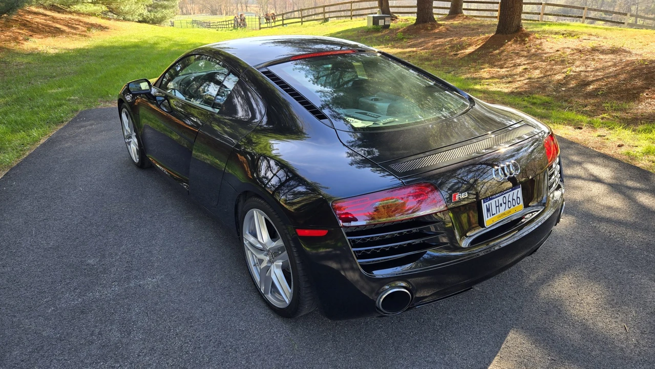2014 Audi 42 R8 - Image 28 of 31