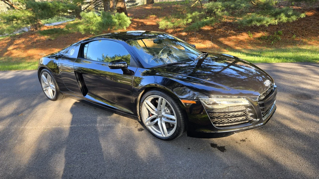 2014 Audi 42 R8 - Image 14 of 31