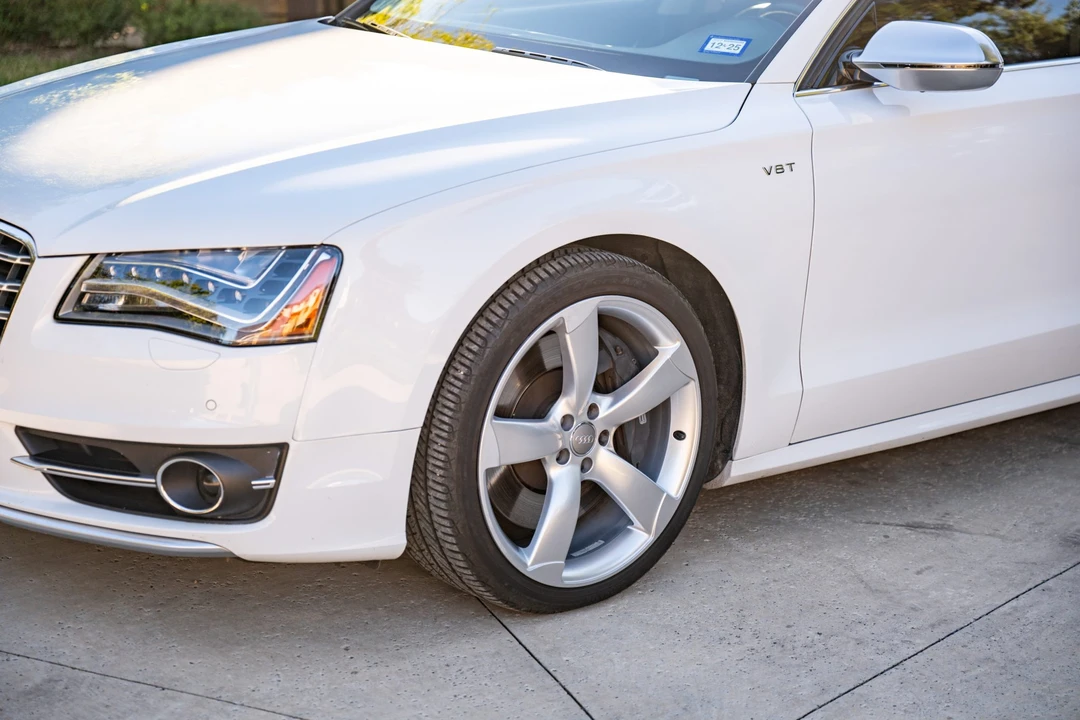 2014 Audi D4 S8 - Image 15 of 31