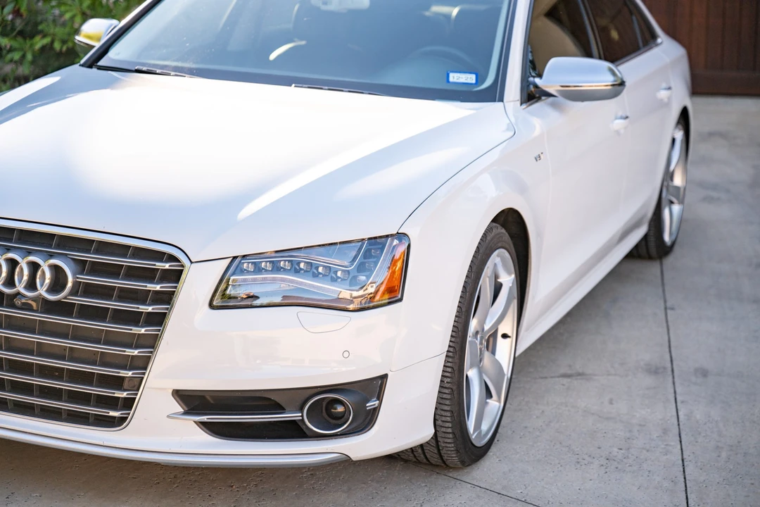 2014 Audi D4 S8 - Image 14 of 31