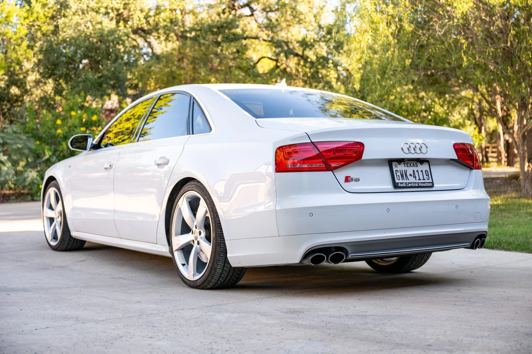 2014 Audi D4 S8 - Image 4 of 31