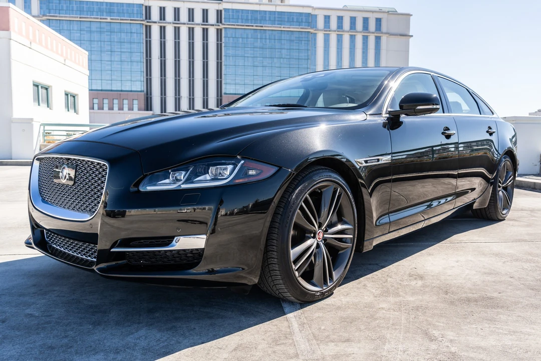 2019 Jaguar X351 XJ - Image 3 of 31