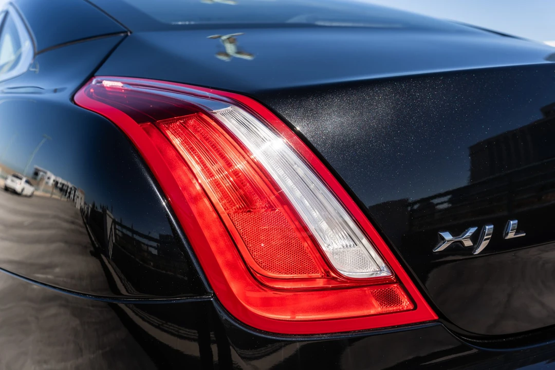 2019 Jaguar X351 XJ - Image 31 of 31