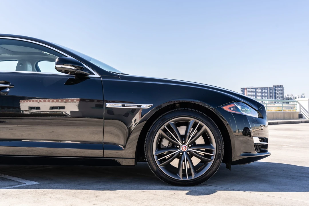 2019 Jaguar X351 XJ - Image 20 of 31