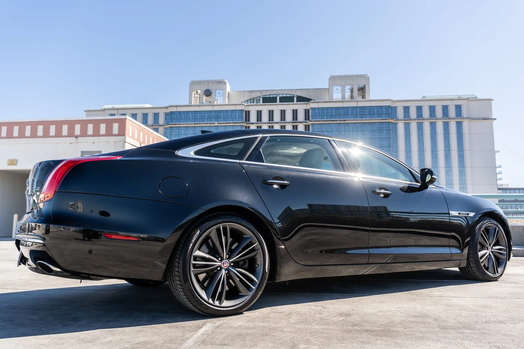 2019 Jaguar X351 XJ - Image 10 of 31