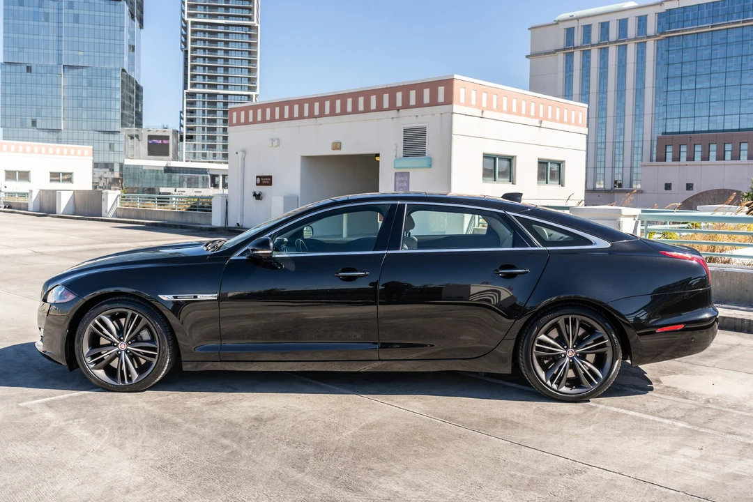 2019 Jaguar X351 XJ - Image 16 of 31