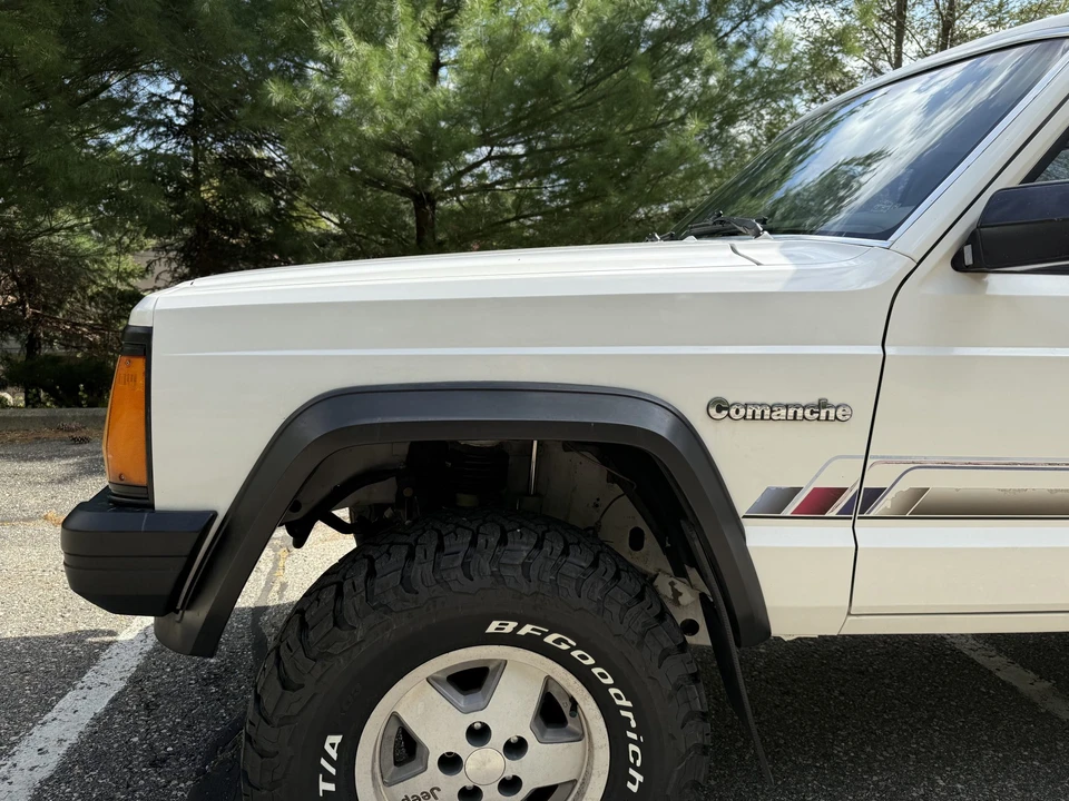 1989 Jeep Comanche - Image 23 of 31