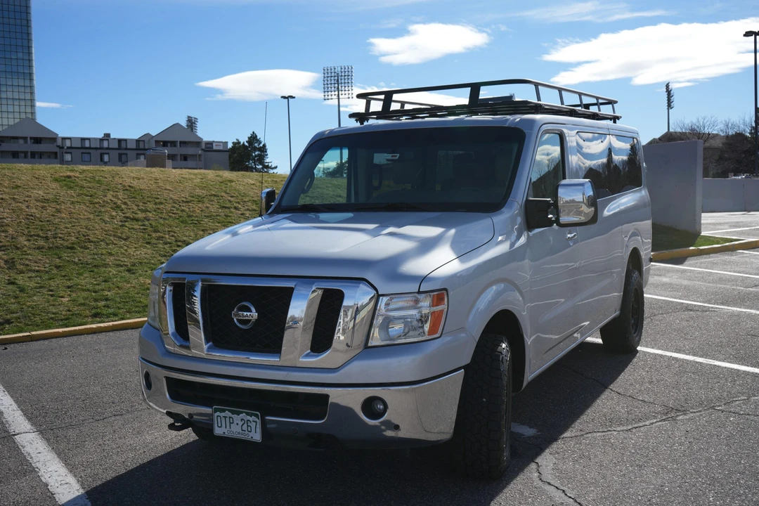 2013 Nissan NV3500 - Image 2 of 31