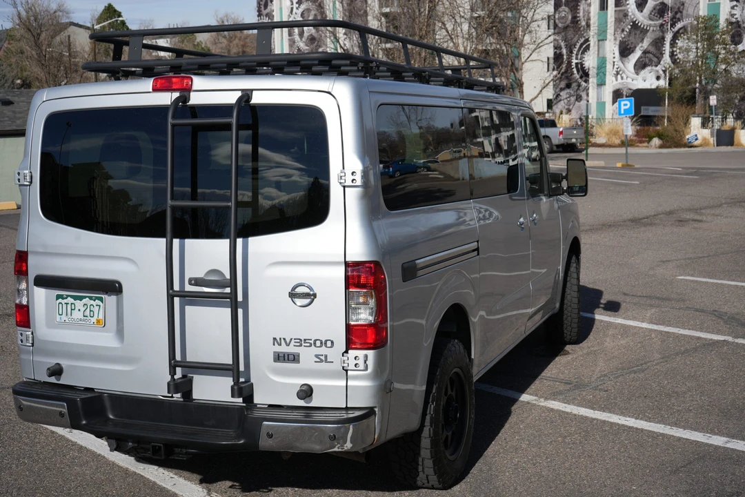 2013 Nissan NV3500 - Image 8 of 31