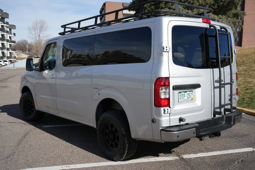 2013 Nissan NV3500 - Image 4 of 31