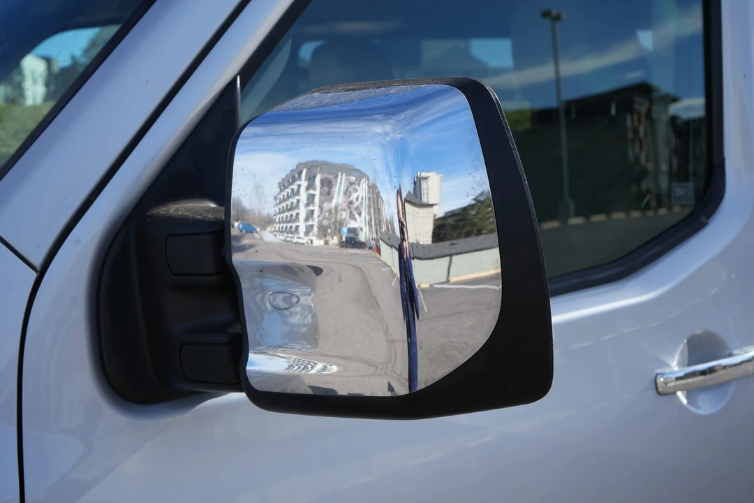 2013 Nissan NV3500 - Image 17 of 31