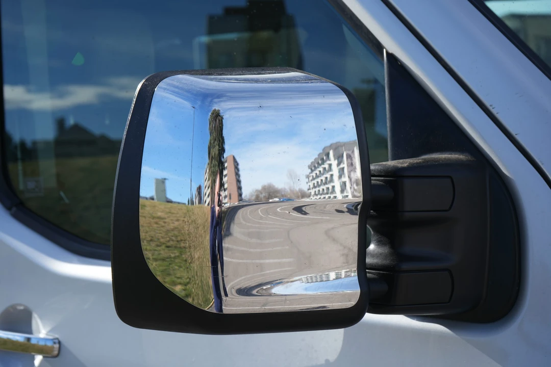 2013 Nissan NV3500 - Image 16 of 31