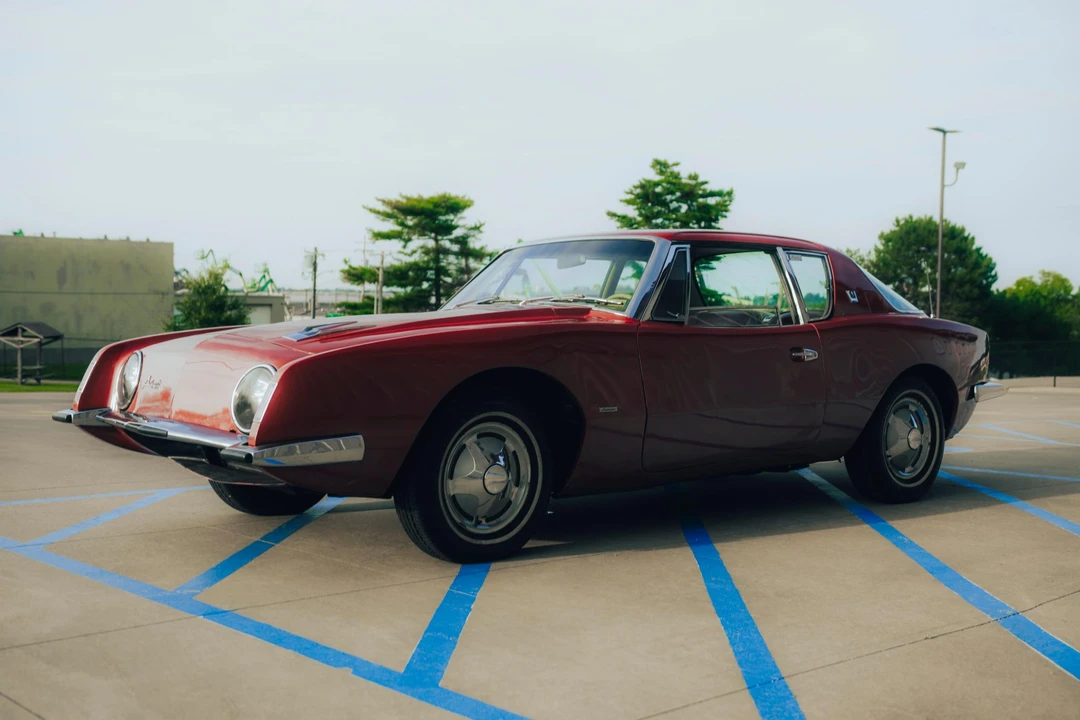 1963 Studebaker Avanti - Image 4 of 31
