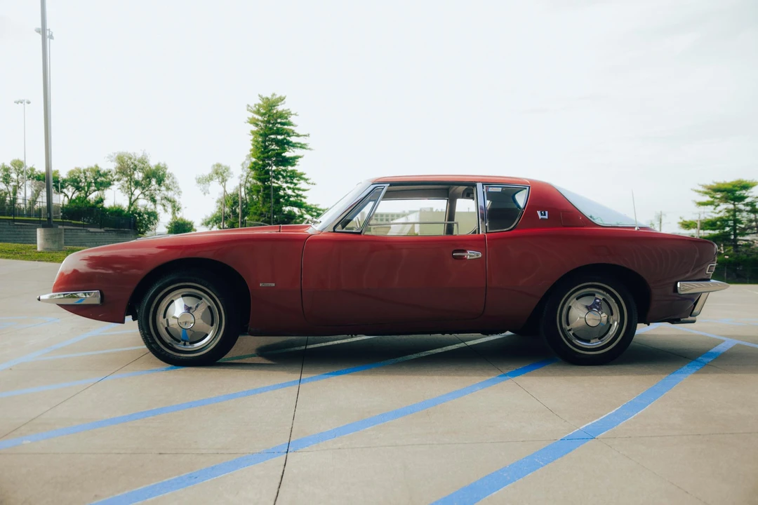 1963 Studebaker Avanti - Image 5 of 31