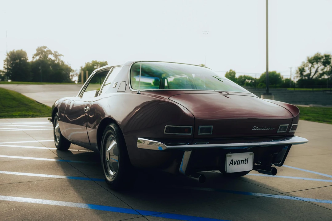 1963 Studebaker Avanti - Image 8 of 31