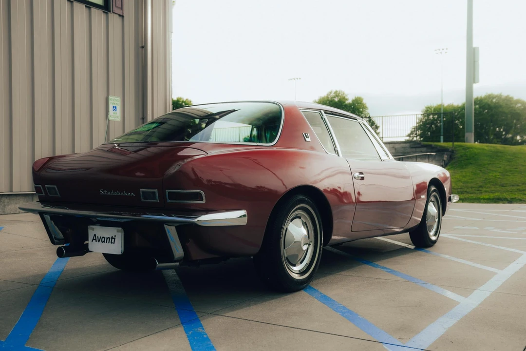 1963 Studebaker Avanti - Image 11 of 31
