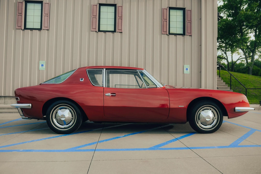 1963 Studebaker Avanti - Image 12 of 31