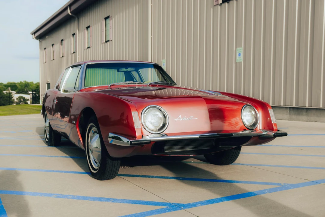 1963 Studebaker Avanti - Image 18 of 31