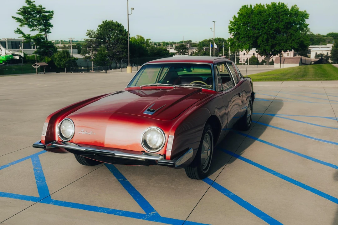 1963 Studebaker Avanti - Image 2 of 31