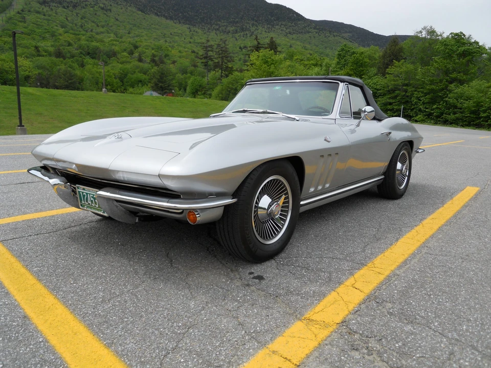 1965 Chevrolet Corvette C2 - Image 14 of 31