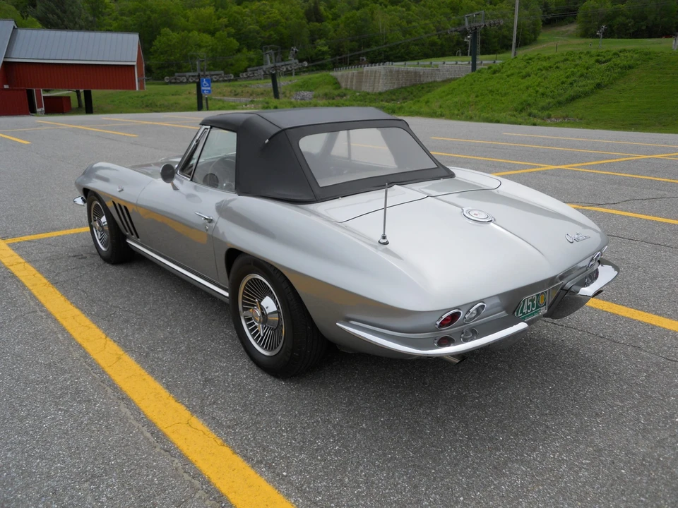 1965 Chevrolet Corvette C2 - Image 10 of 31