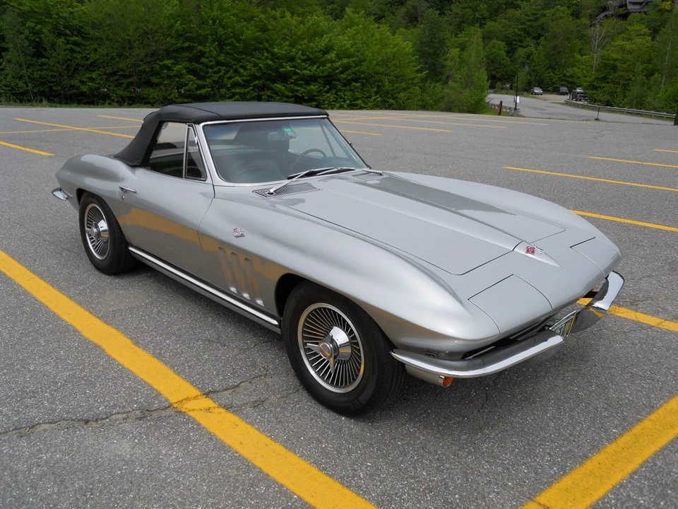 1965 Chevrolet Corvette C2 - Image 2 of 31