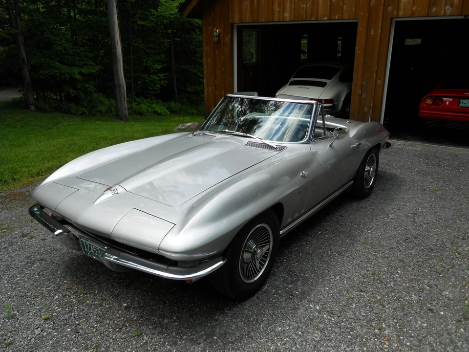 1965 Chevrolet Corvette C2 - Image 24 of 31