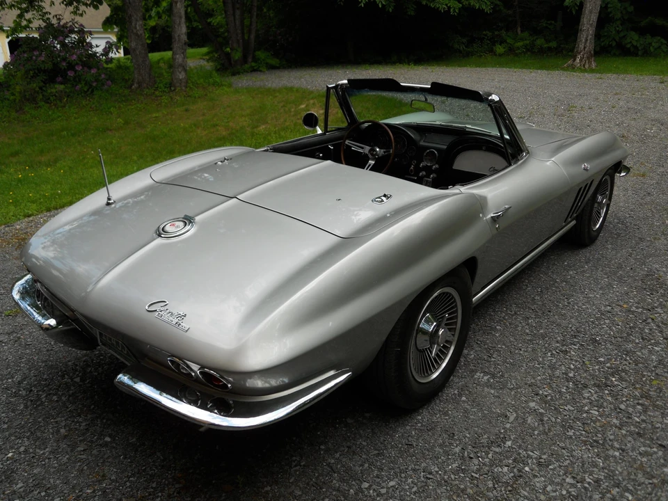 1965 Chevrolet Corvette C2 - Image 20 of 31