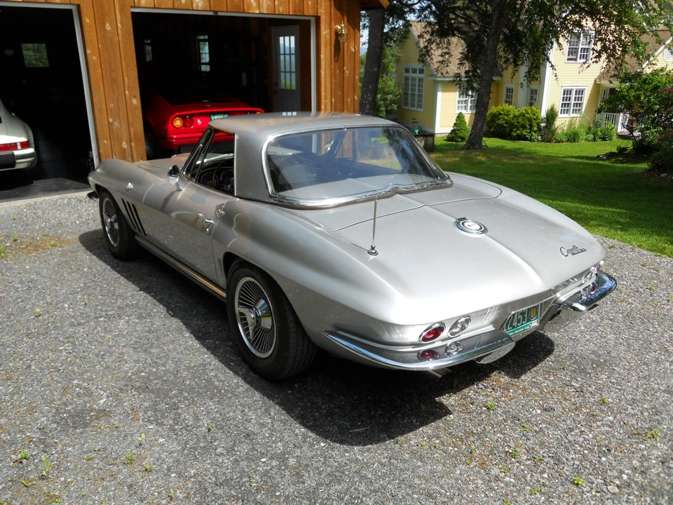 1965 Chevrolet Corvette C2 - Image 30 of 31