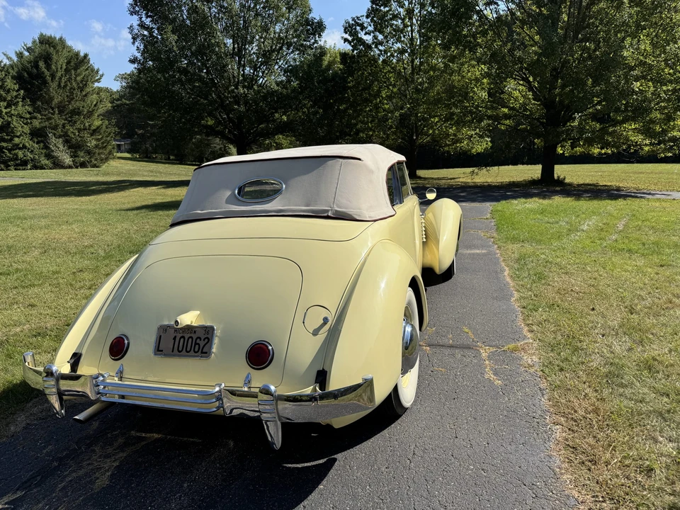 1936 Cord 810 & 812 - Image 8 of 31