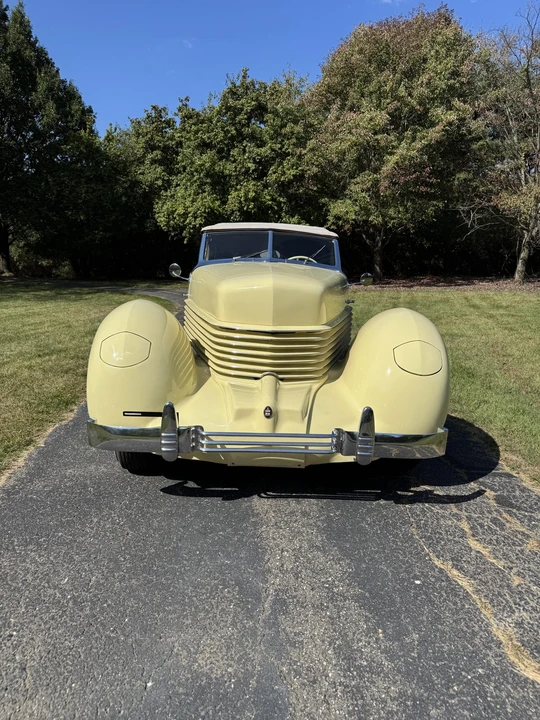 1936 Cord 810 & 812 - Image 17 of 31