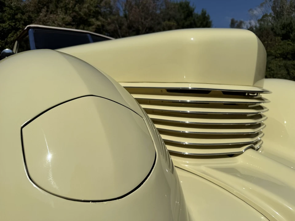1936 Cord 810 & 812 - Image 18 of 31