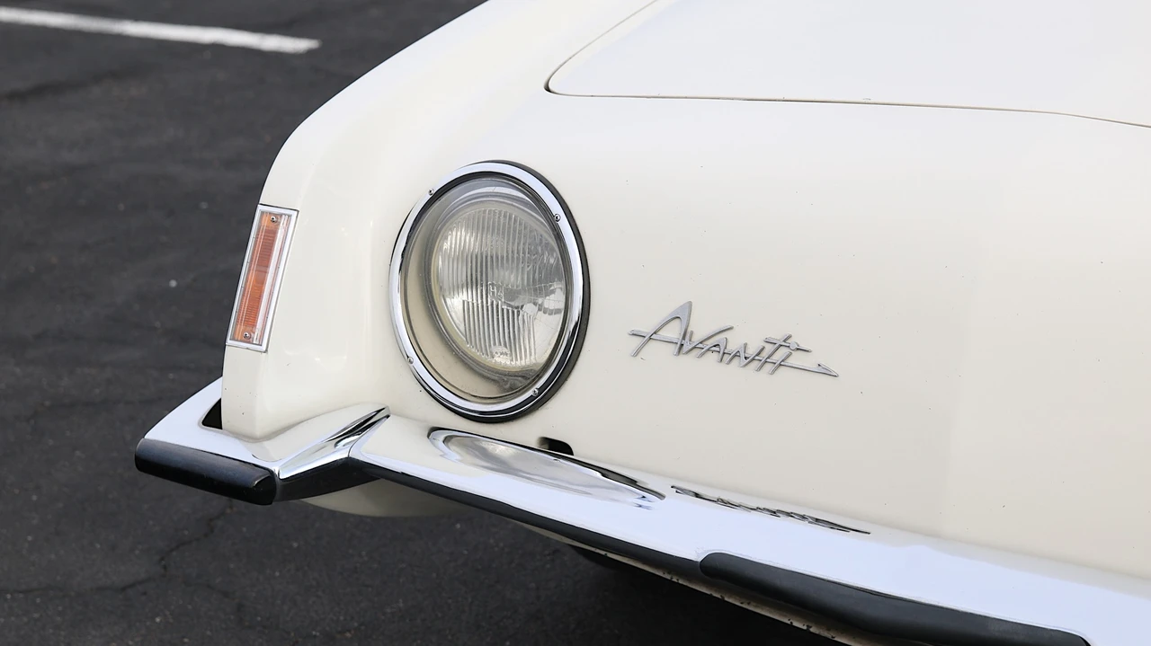 1963 Studebaker Avanti - Image 18 of 31
