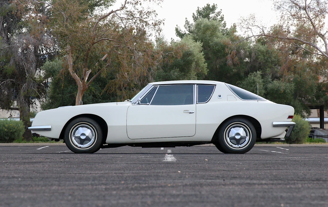 1963 Studebaker Avanti - Image 8 of 31
