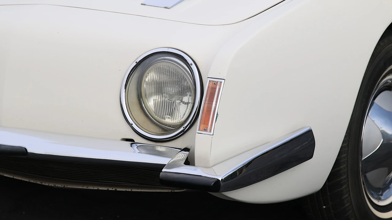 1963 Studebaker Avanti - Image 16 of 31