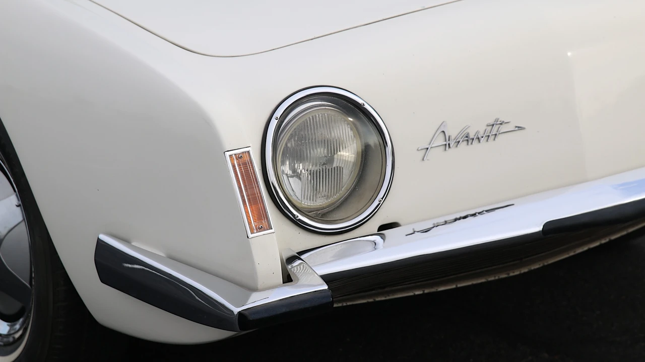 1963 Studebaker Avanti - Image 17 of 31