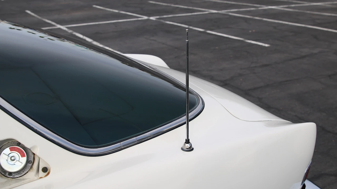 1963 Studebaker Avanti - Image 30 of 31