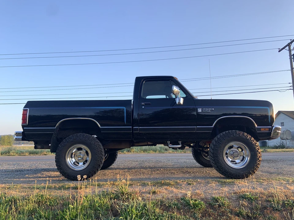1990 Dodge Ram 1st Gen - Image 17 of 31